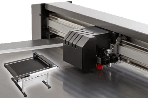 プロッターによる型抜き加工が主軸のためより安い!